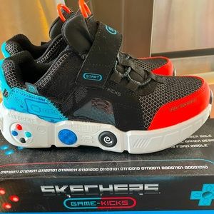Skechers Game Kicks size 3 boys sneakers